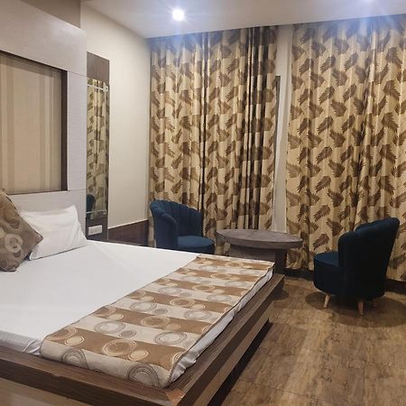 The Aura Grand Hotel & Banquet - A Unit Of Sitara Kollection Hotels Rohtak Kültér fotó