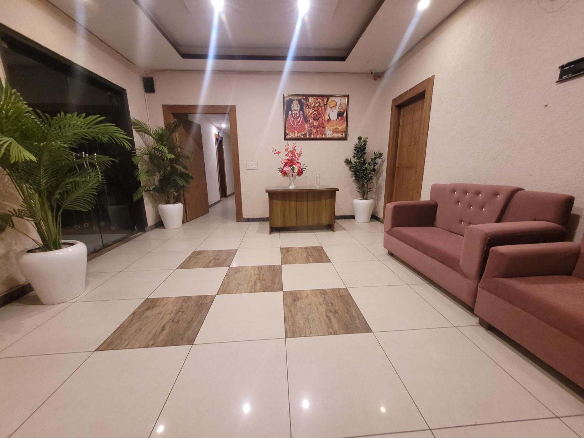 The Aura Grand Hotel & Banquet - A Unit Of Sitara Kollection Hotels Rohtak Kültér fotó